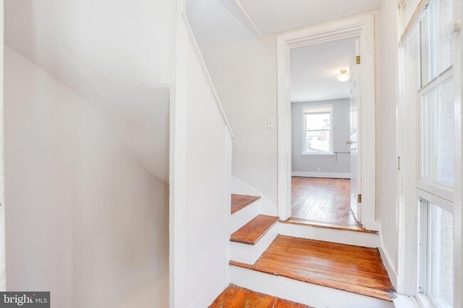 Building Photo - 1731 E Lombard St