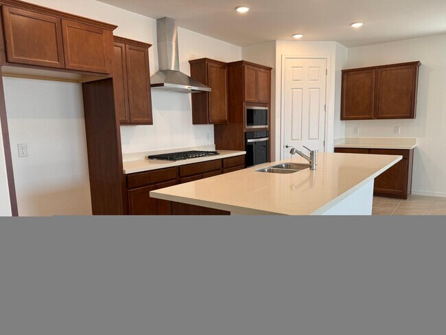 Building Photo - 24245 W Raymond St