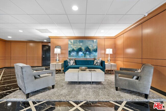 Building Photo - 100 S Doheny Dr