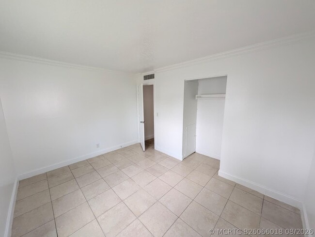 Building Photo - 817 Lighthouse Dr