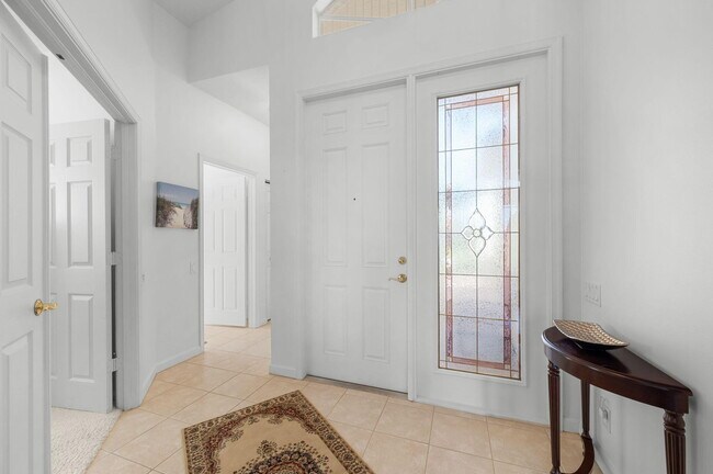 Building Photo - 364 Sunview Way