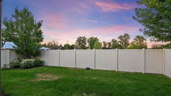 Building Photo - 3130 Devlin~Beautiful townhouse in the Ver...