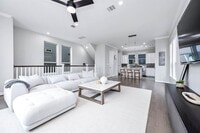 Building Photo - 2022 Groveland Glen Dr