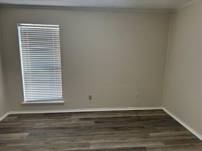 Building Photo - 2302 45th St