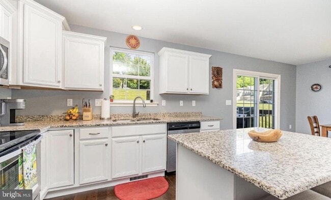 Building Photo - 358 Weatherstone Dr