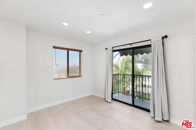 Building Photo - 1146 Hacienda Pl