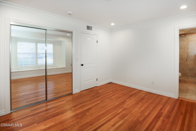 Building Photo - 961 Riopelle Ct