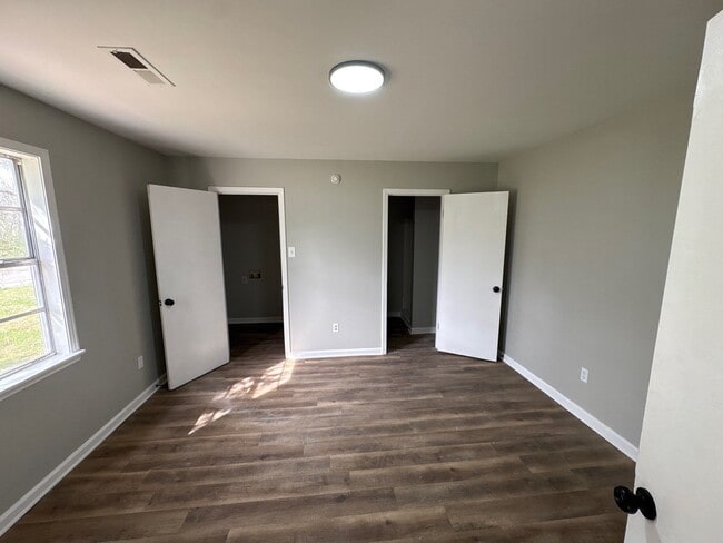 Building Photo - 1110 S Washington Ave