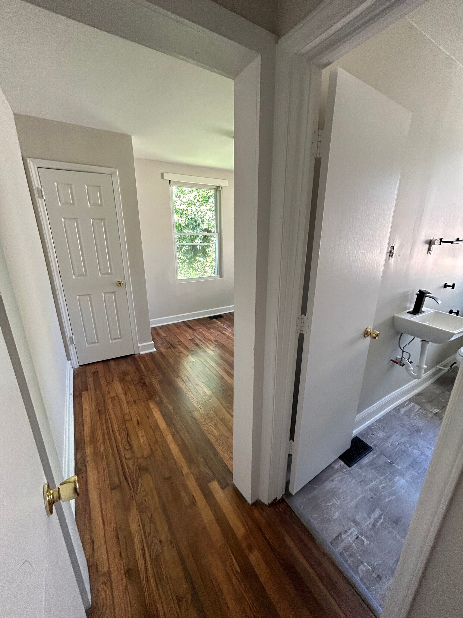 Building Photo - 305 Orange St