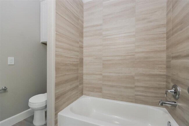 Building Photo - 5102 Royal Heath Dr