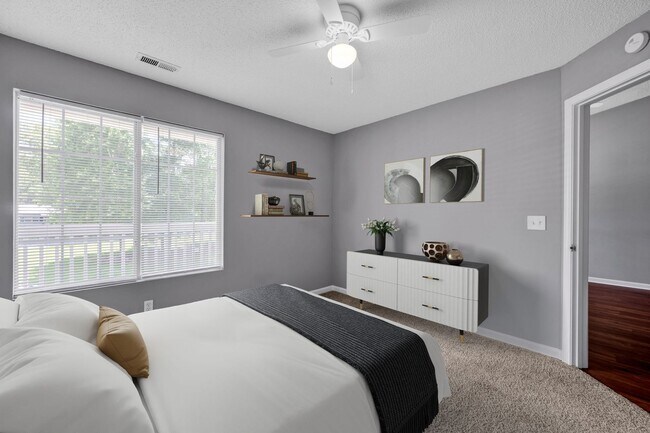 Building Photo - Chinaberry Commons Apartments