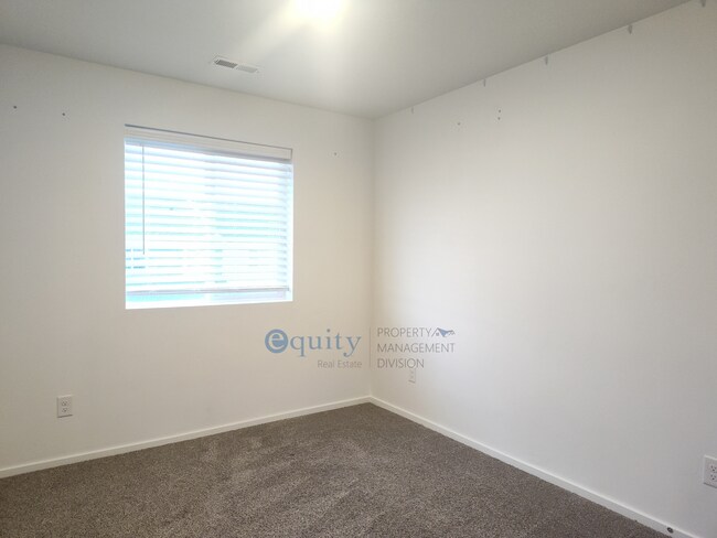 Building Photo - 8710 W Cordero Dr