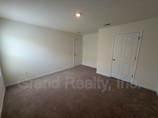 Building Photo - 4360 Jitterbug St