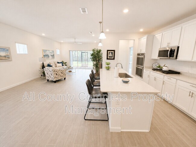 Building Photo - 61 Dogleg Run
