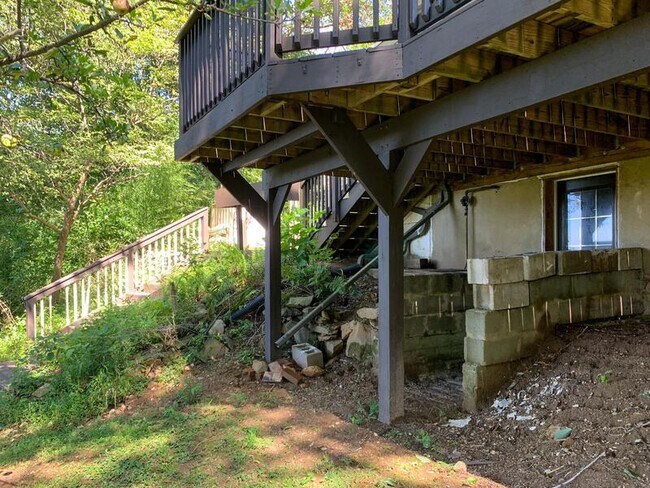 Building Photo - 1057 Ridge Rd