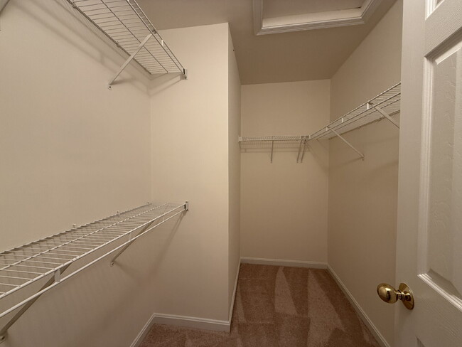 Building Photo - Exquisite Townhome in The Grove at Huntley Meadows