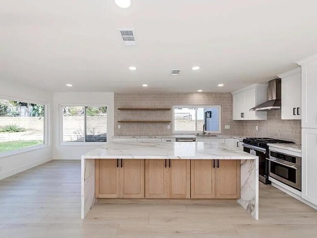 Building Photo - 2217 Camino Del Sol