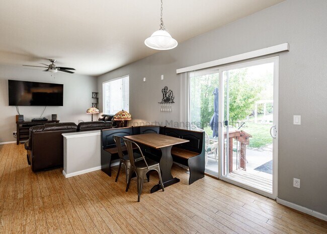 Building Photo - 7724 Canyon Oak Dr