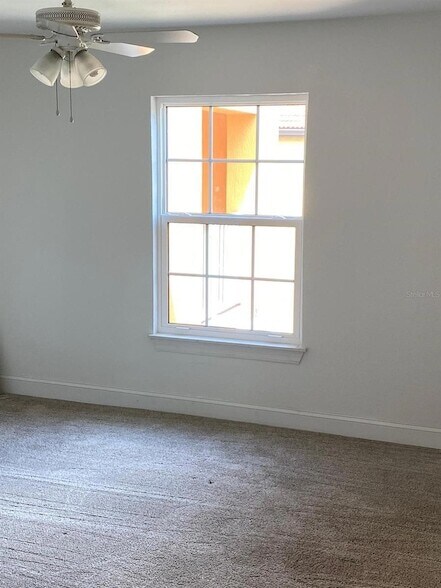 Building Photo - 5475 Vineland Rd