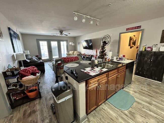 Building Photo - 1611 Muscovy Wy