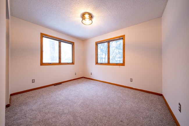 Building Photo - 1528 Desoto St