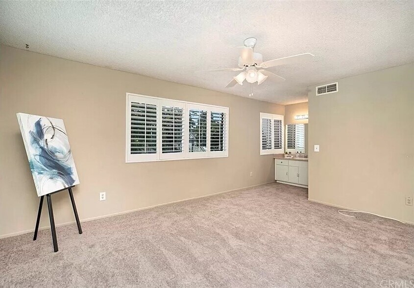 Building Photo - 1910 W Palmyra Ave