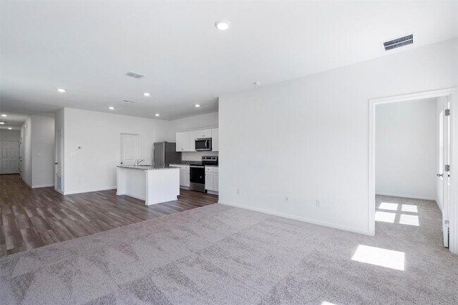Building Photo - 118 Bluegill Dr