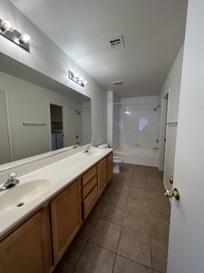 Building Photo - 8725 W Flamingo Rd