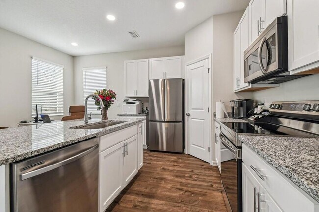 Building Photo - 9104 Wade St