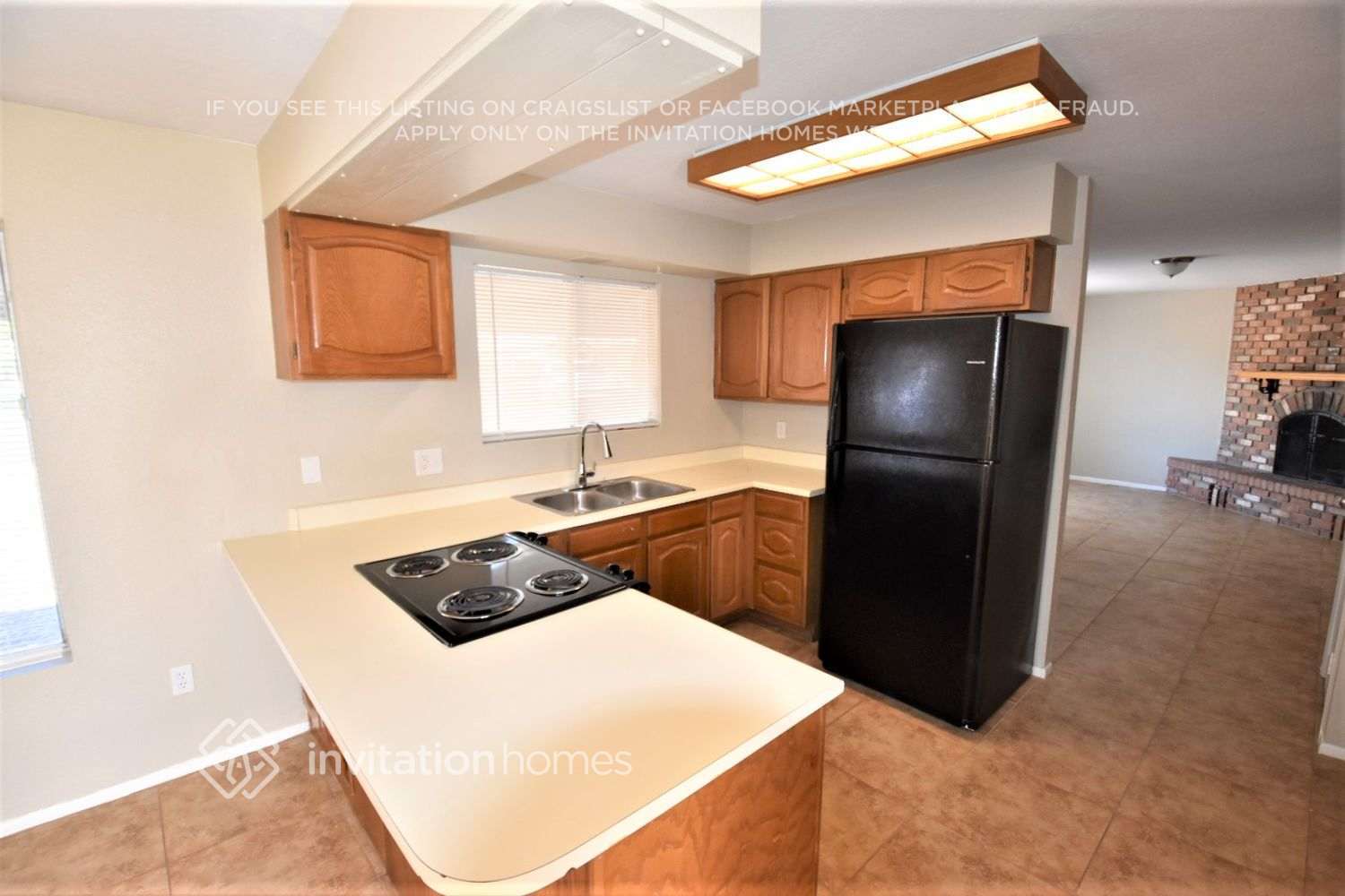 Building Photo - 5620 S La Rosa Dr