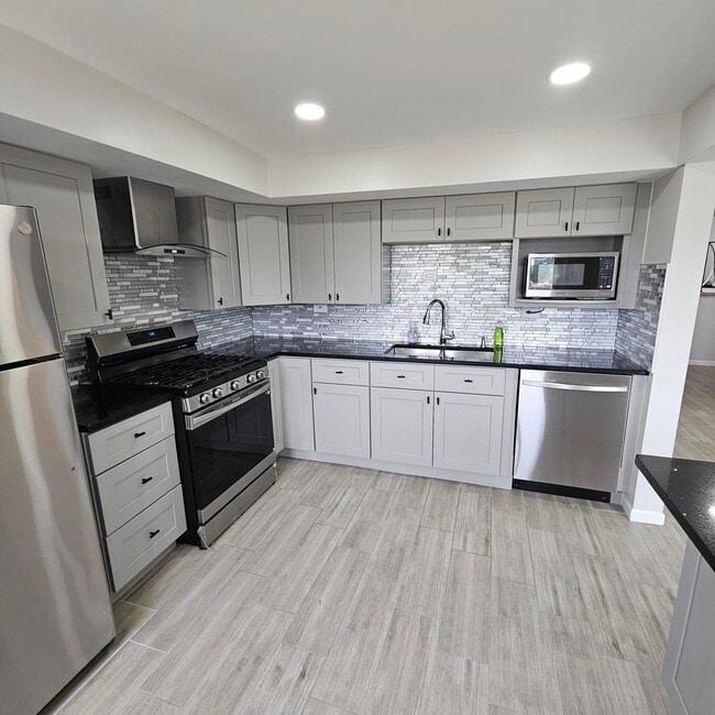 Building Photo - 9268 Barberry Ln