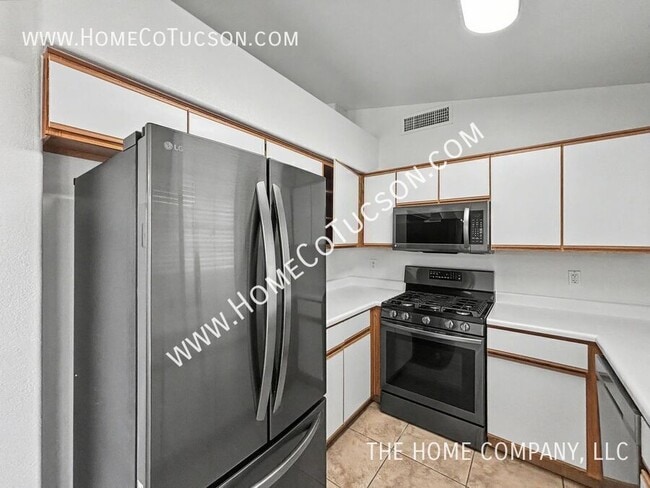 Building Photo - 7117 W Amarante Dr