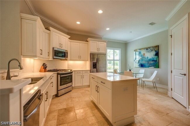 Building Photo - 6560 Roma Way