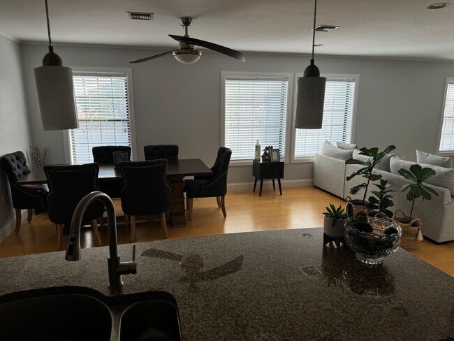 Building Photo - 125 70th St