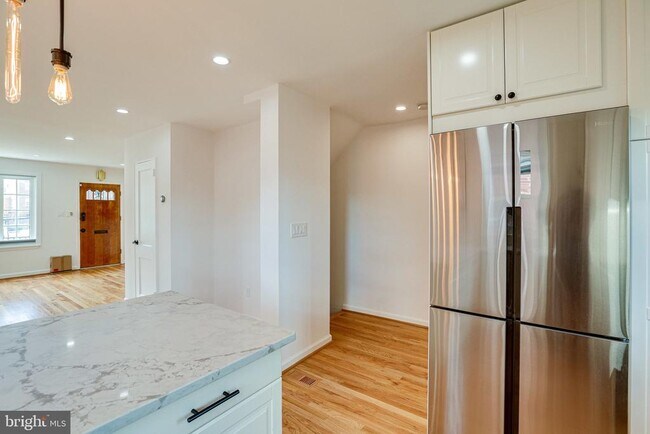 Building Photo - 5513 Chillum Pl NE