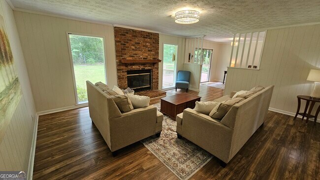 Building Photo - 810 Joy Dr