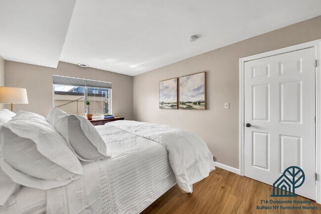 Building Photo - Furnished 2-Bedroom Apartment in Tonawanda