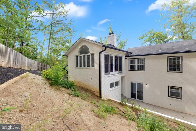 Building Photo - 3009 S Hill St