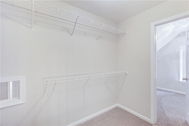 Building Photo - 51 Pine Way
