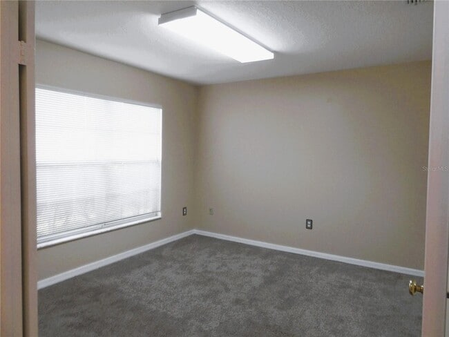 Building Photo - 1802 Durkee Pl