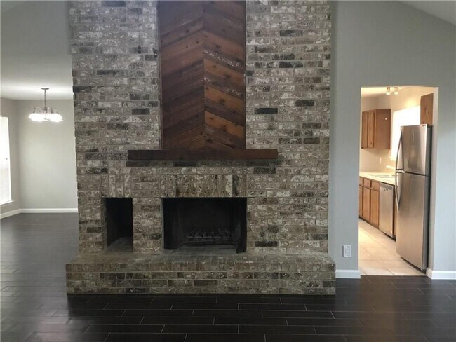 Building Photo - 307 Ridgewood Dr