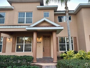 Building Photo - Charming 2-Bedroom, 2-Bathroom Townhome in...