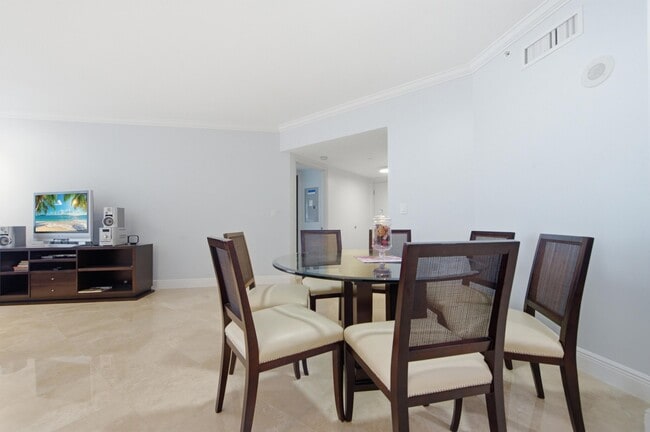 Building Photo - 9595 Collins Ave