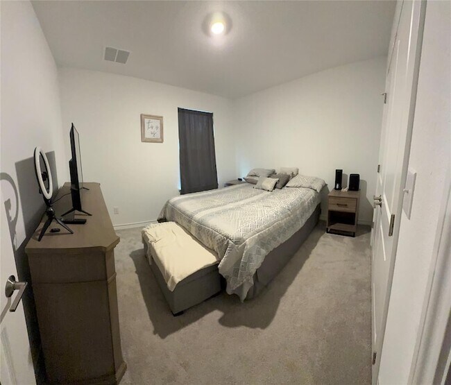 Building Photo - 497 Papaya Dr