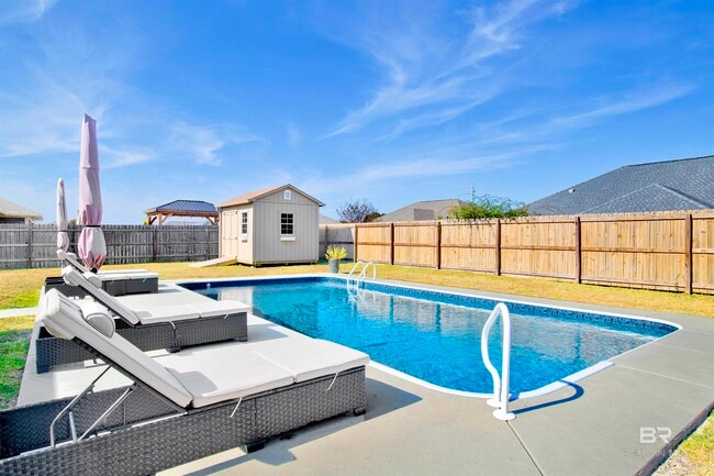 Building Photo - 33633 Field Stone Ln