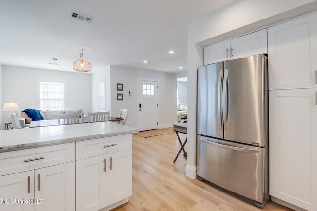 Building Photo - 187 Bilmarsan Dr