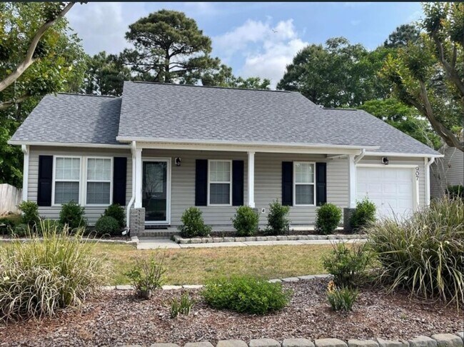 Building Photo - FURNISHED RENTAL FOR 3-12 MONTHS AVAILABLE END OF APRIL 2026