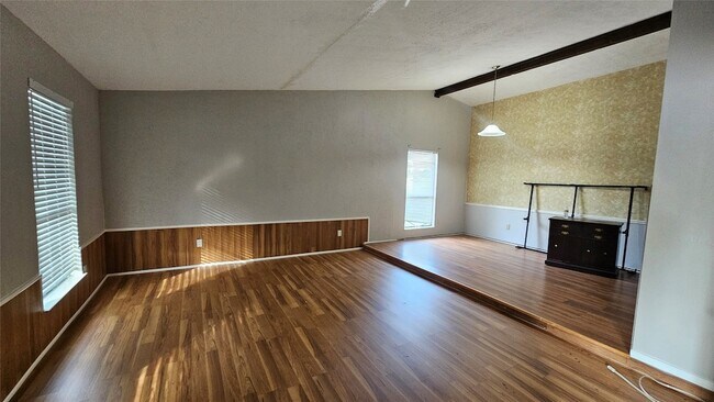 Building Photo - 15303 Gran Vista Dr