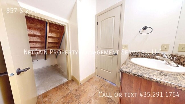 Building Photo - 857 S 25 E