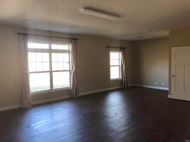 Building Photo - 2253 Sandpiper Ct N